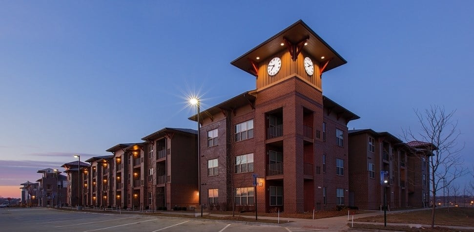 Shadow Lake Square