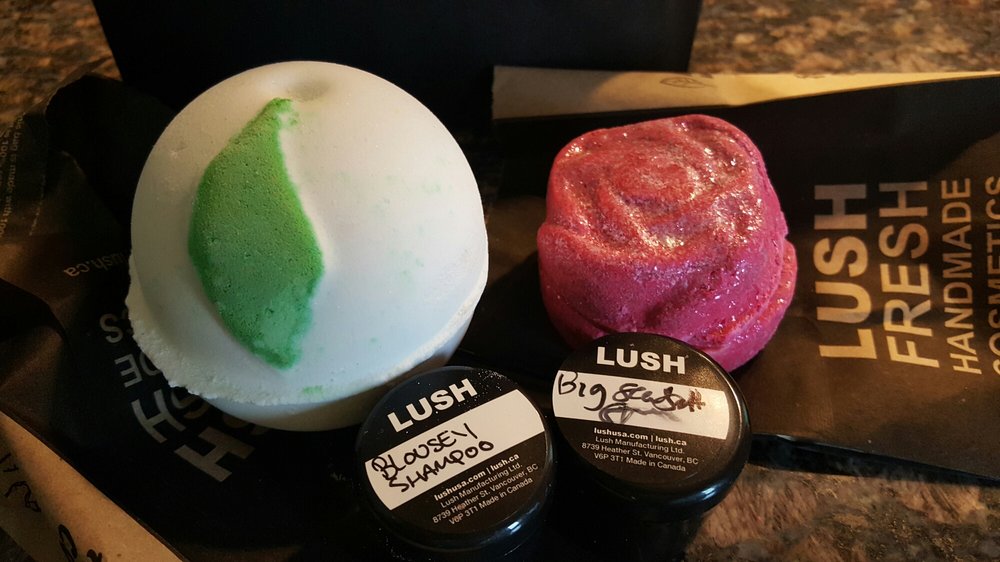so white apple bath bomb really that name isn t that appropriate
