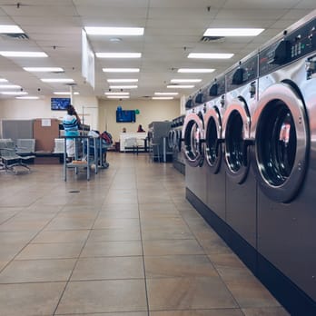 laundromats open on christmas day atlanta
