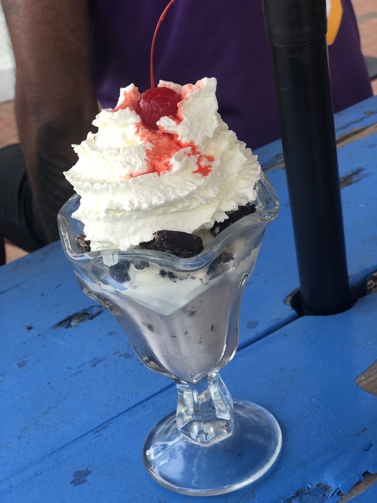 UMMM Ice Cream Parlor
