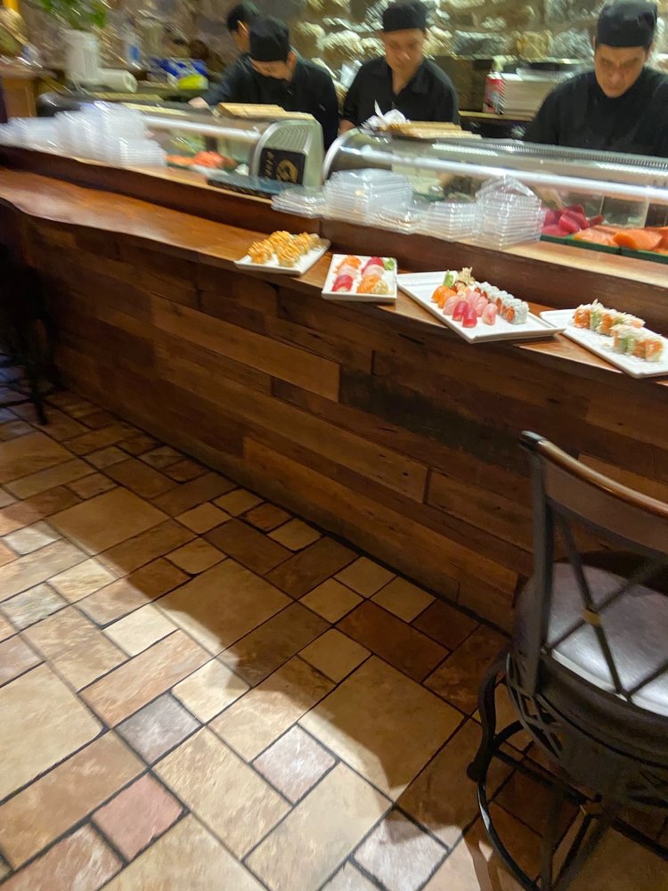 Lily Asian Cuisine Sushi & Grill