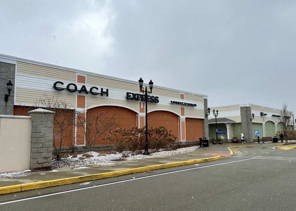 Tanger Outlets Pittsburgh