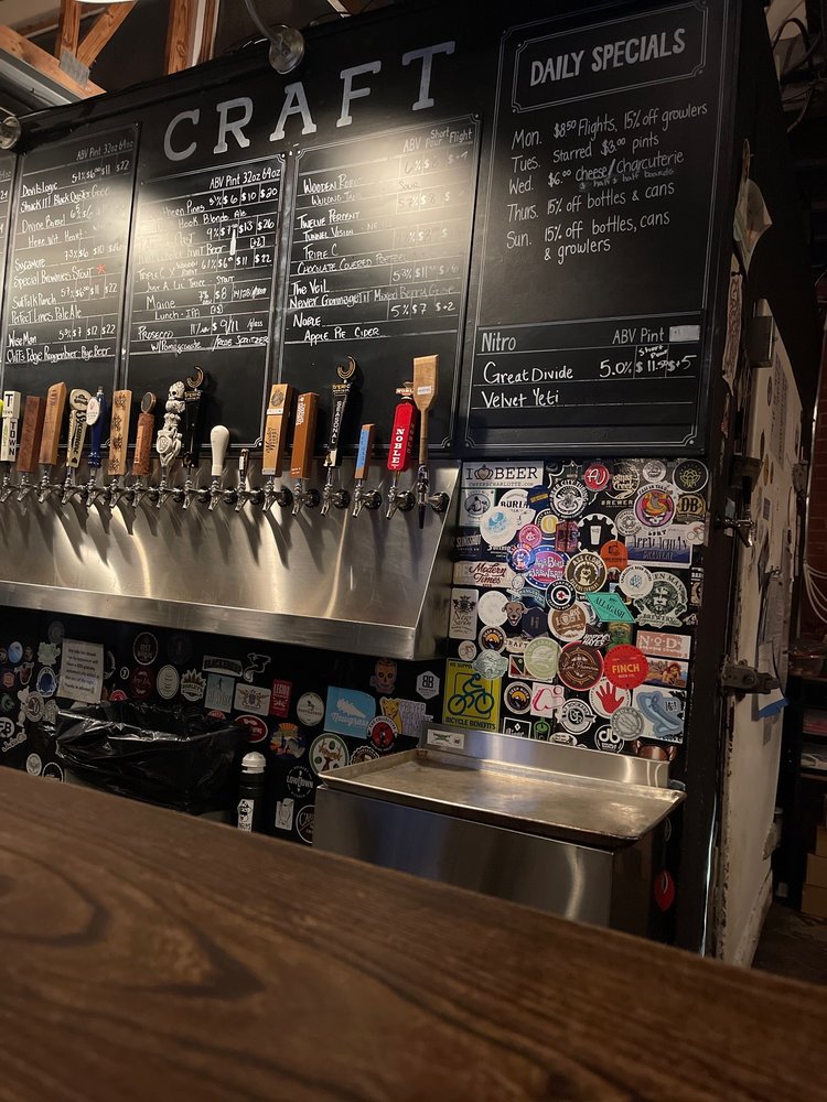 Craft Tasting Room and Growler Shop