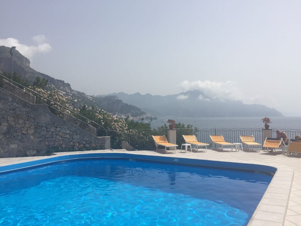 Pool Am Hang Unter Dem Hotel Mit Blick Auf Amalfi Yelp Photo Of Hotel Belvedere Conca Dei Marini Rno Italy Pool Am Hang