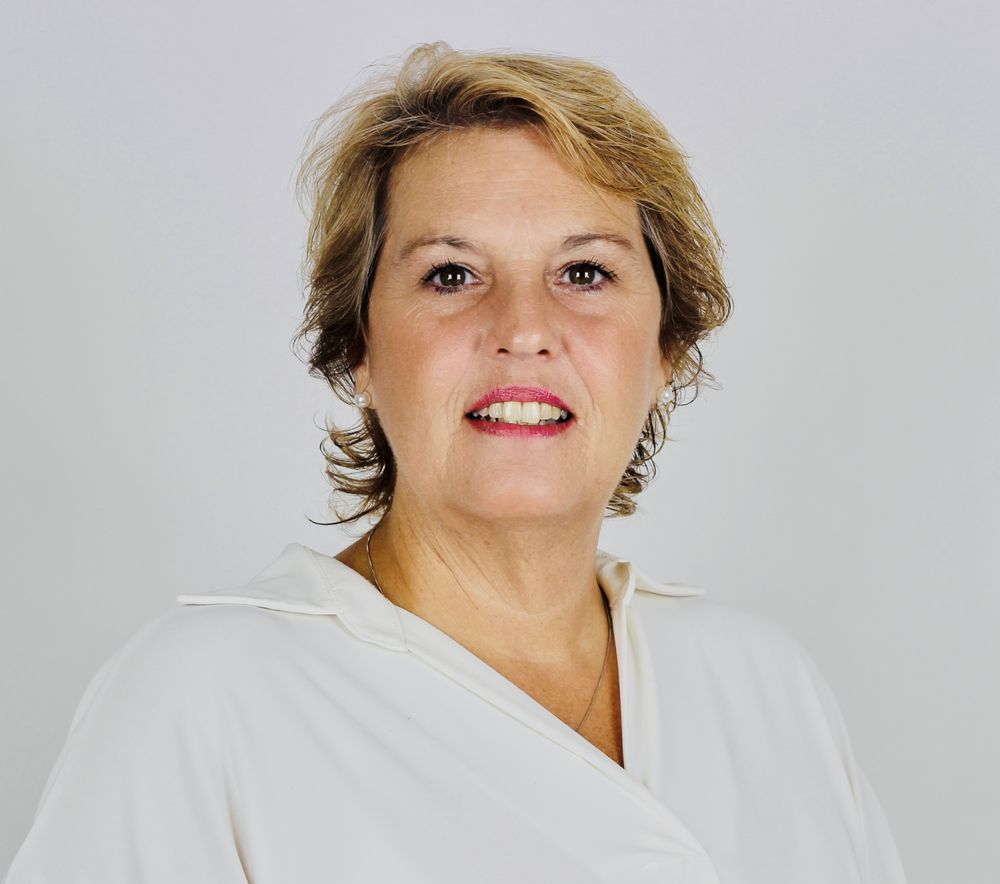Deborah J Stewart -Coldwell Banker Realty Winter Haven