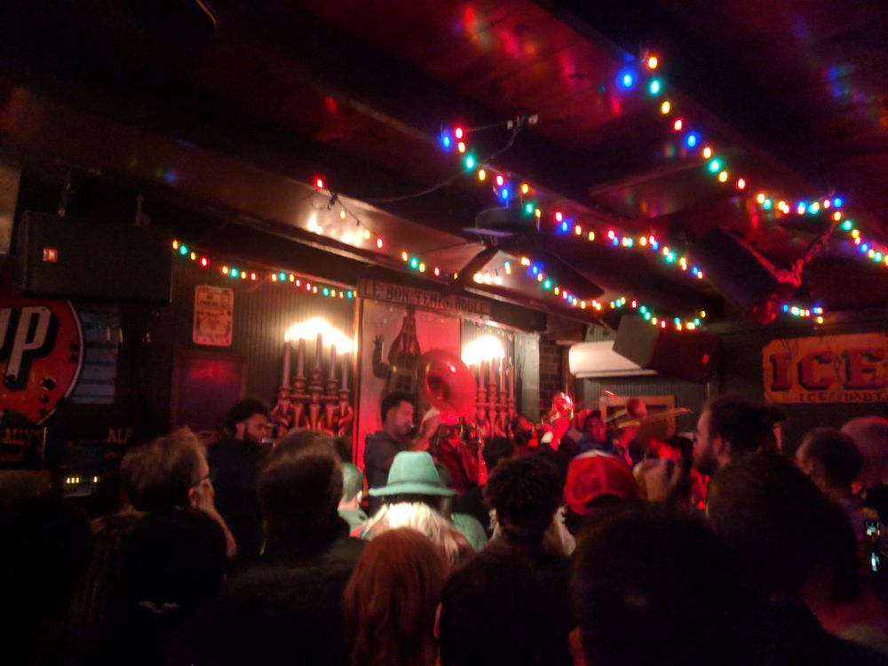 Le Bon Temps Roule 62 Photos & 125 Reviews Bars 4801 Magazine St