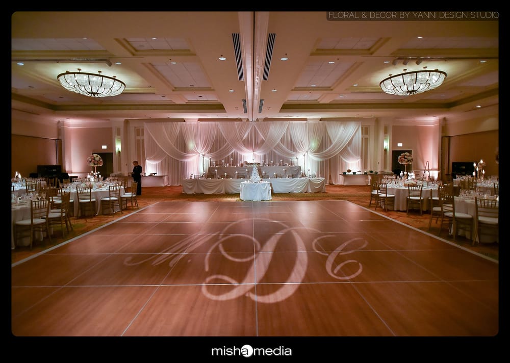 Grand Ballroom Wedding Reception Decor In The Oakbrook Hills Photo Of Hilton Chicago Oak Brook Hills Resort Conference Center
