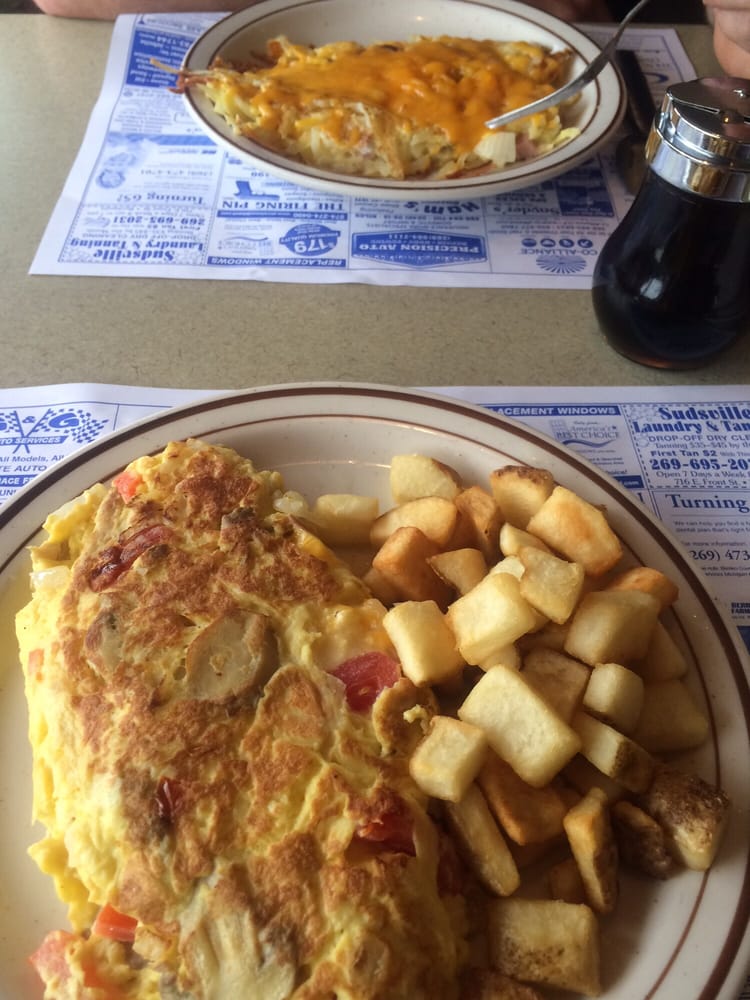 Hilltop Cafe 15 Reviews Sandwiches 708 E Front St, Buchanan, MI