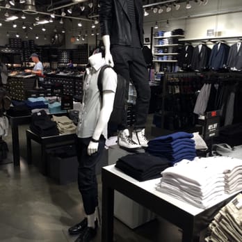 Kenneth Cole Outlet Closed 10 Reviews Men S Clothing 855 Photo Of Kenneth Cole Outlet Las Vegas Nv United States