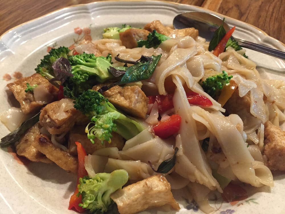 Photo of Chanon Thai Cafe - Salt Lake City, UT, United States. Tofu drunken noodles
