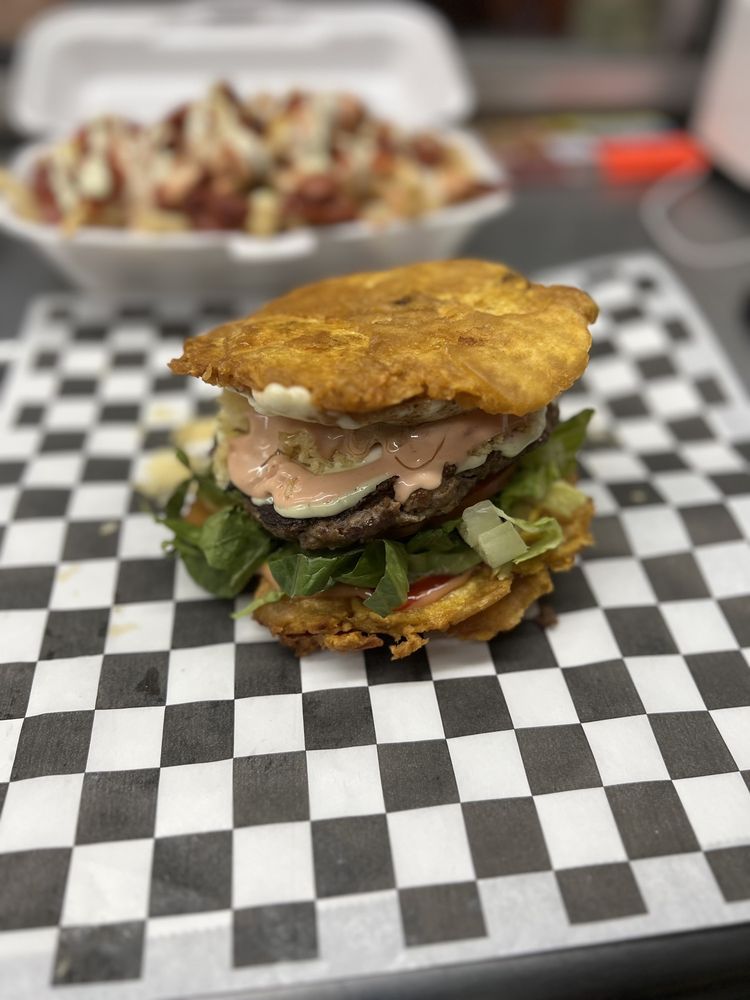 El chuzo colombian fast food