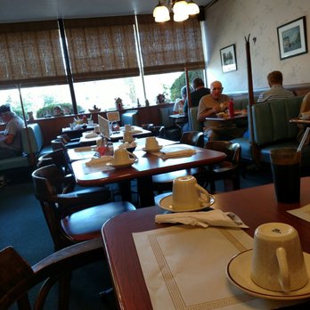 Chris Restaurant 33 Photos 17 Reviews Diners 2812 W Erie Photo Of Chris Restaurant Lorain Oh United States Family Friendly