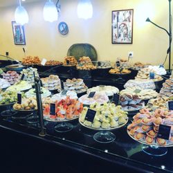 Photo de La Bague de Kenza , Paris, France. huge selection of delectable pastries
