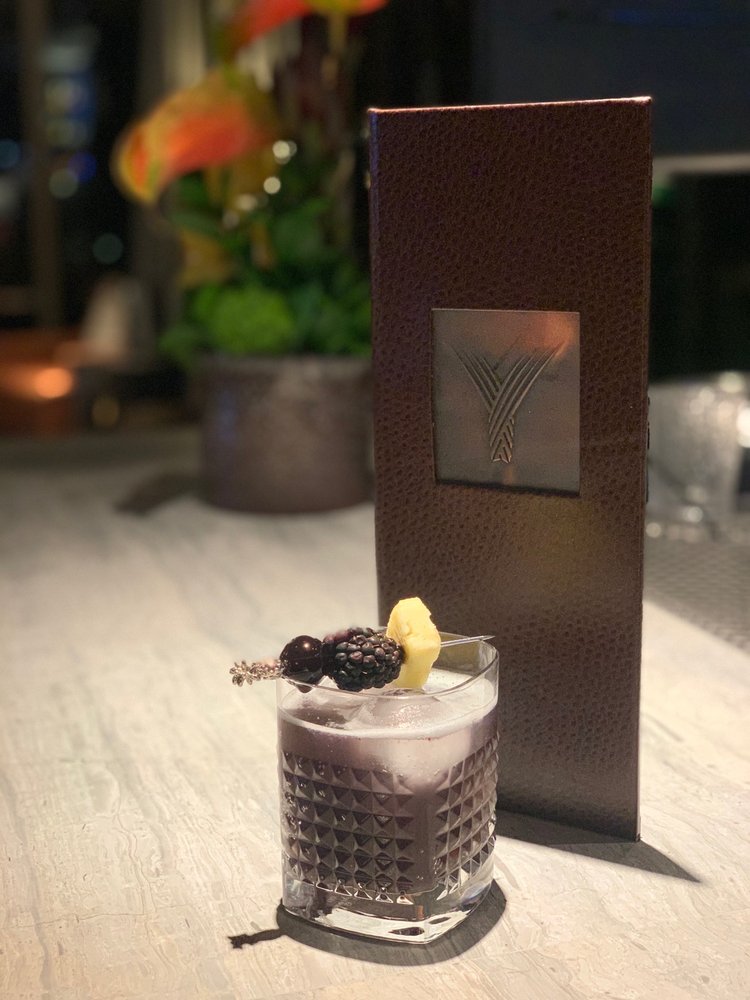 Y Lounge
