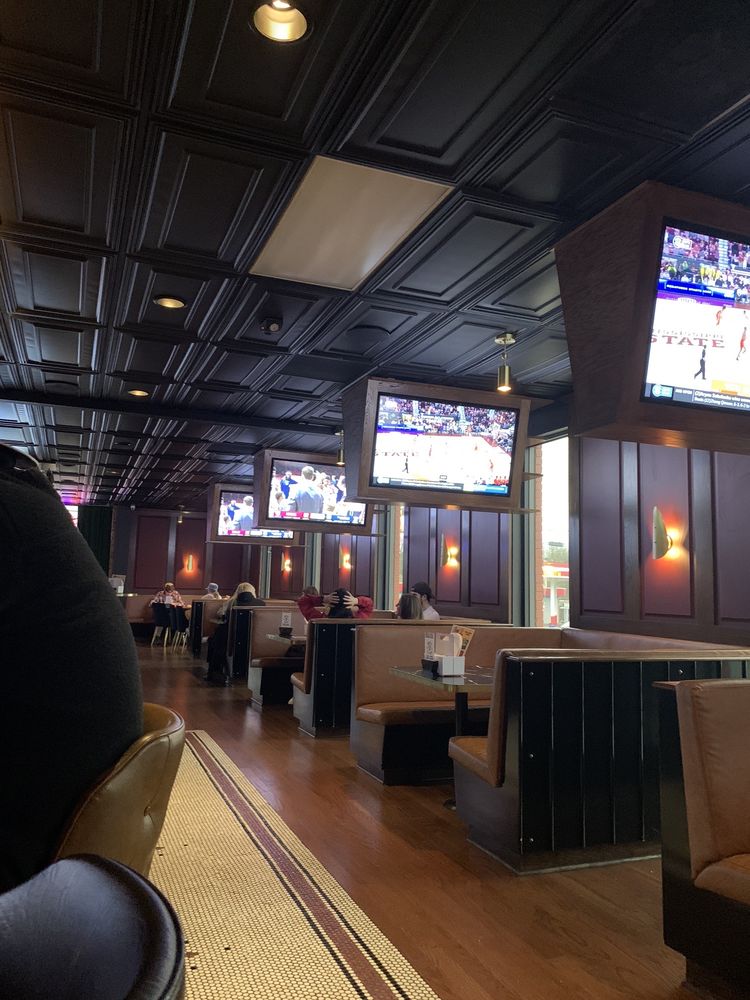 Roy's Tavern