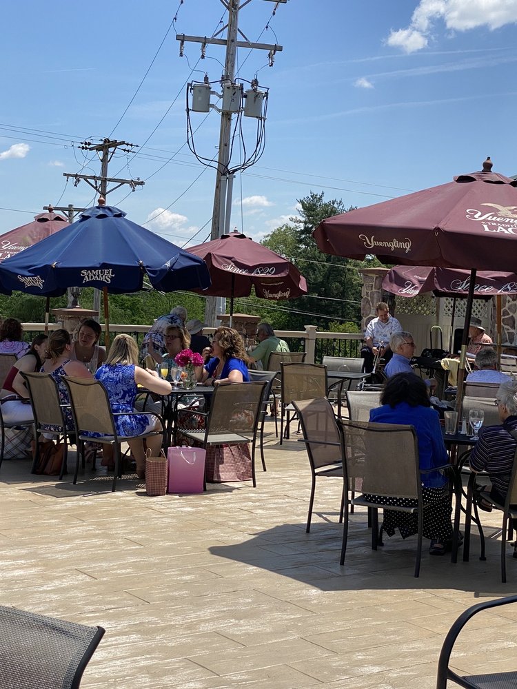 Hogan’s Bar and Grill