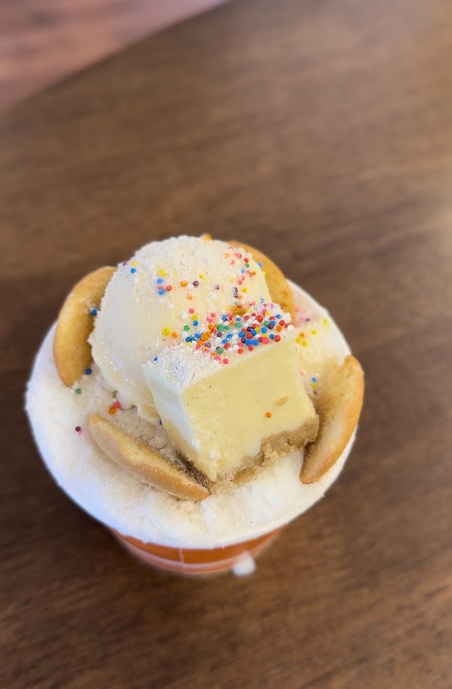 Look Up Dessert Cafe