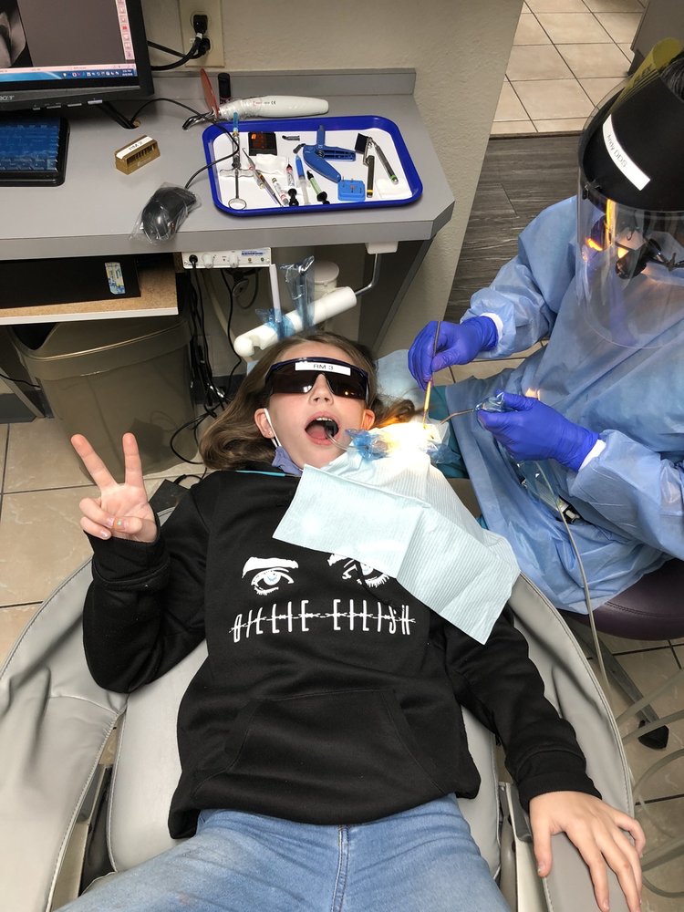image of business Broadway Dental