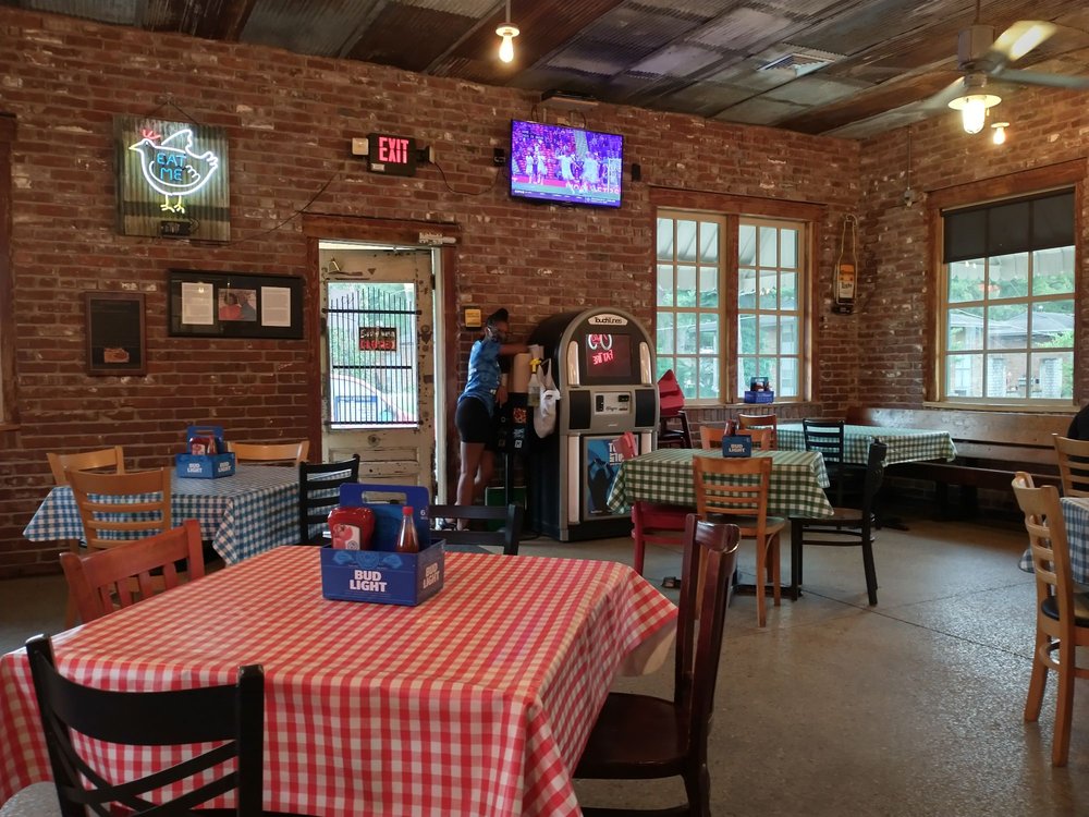 Gus's World Famous Fried Chicken