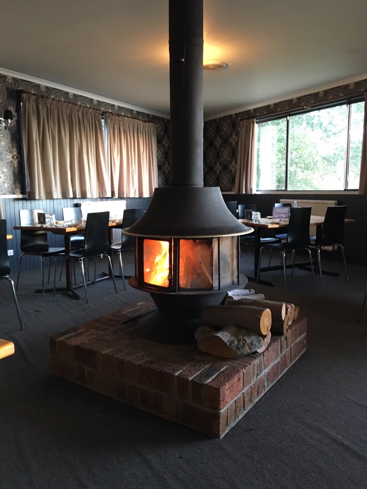 Lakeside Bar & Restaurant