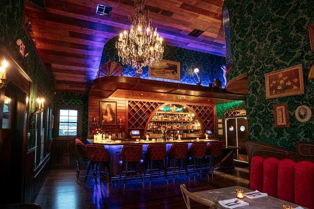 Honey Moon Spirit Lounge
