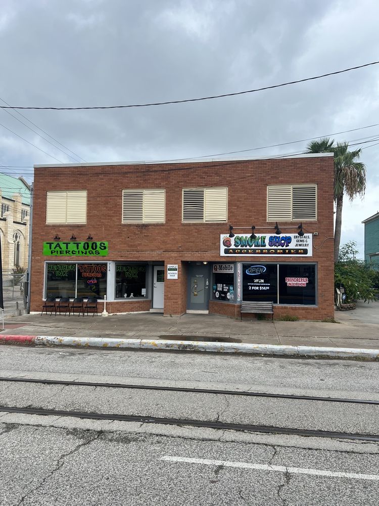 Q Smoke Shop