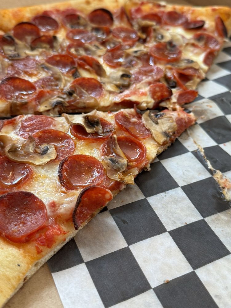 Slice Godz Pizzeria