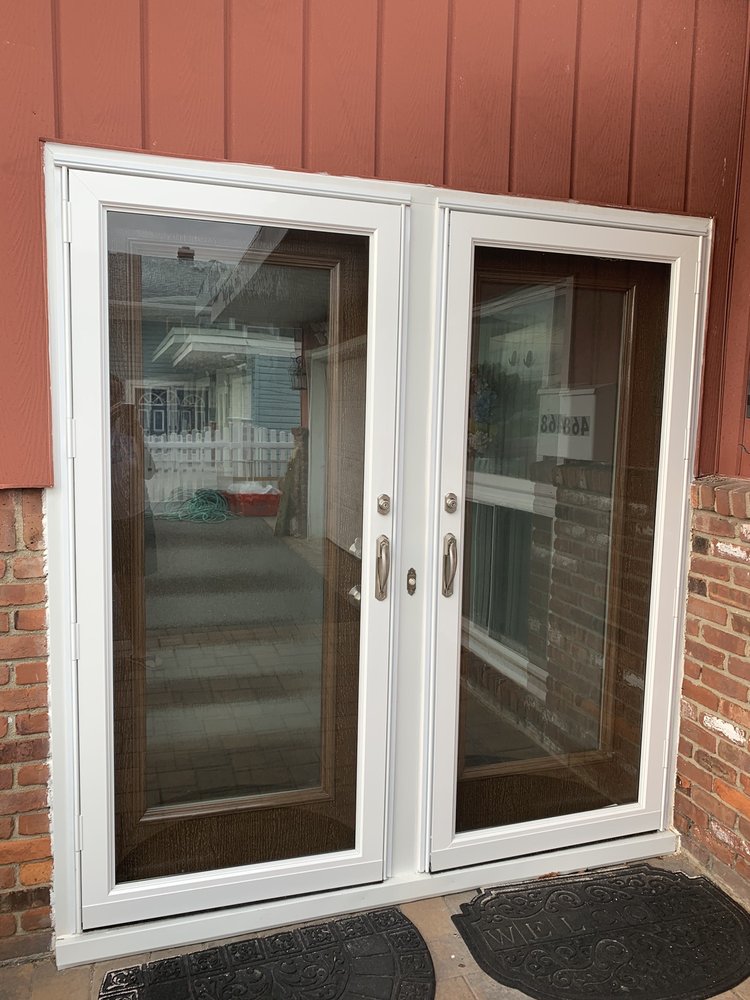 A Custom Windows & Doors