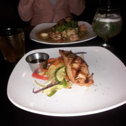 Duo Restaurant Lounge 30 Photos 63 Reviews Lounges 29555 Photo Of Duo Restaurant Lounge Southfield Mi United States Yummy Salmon