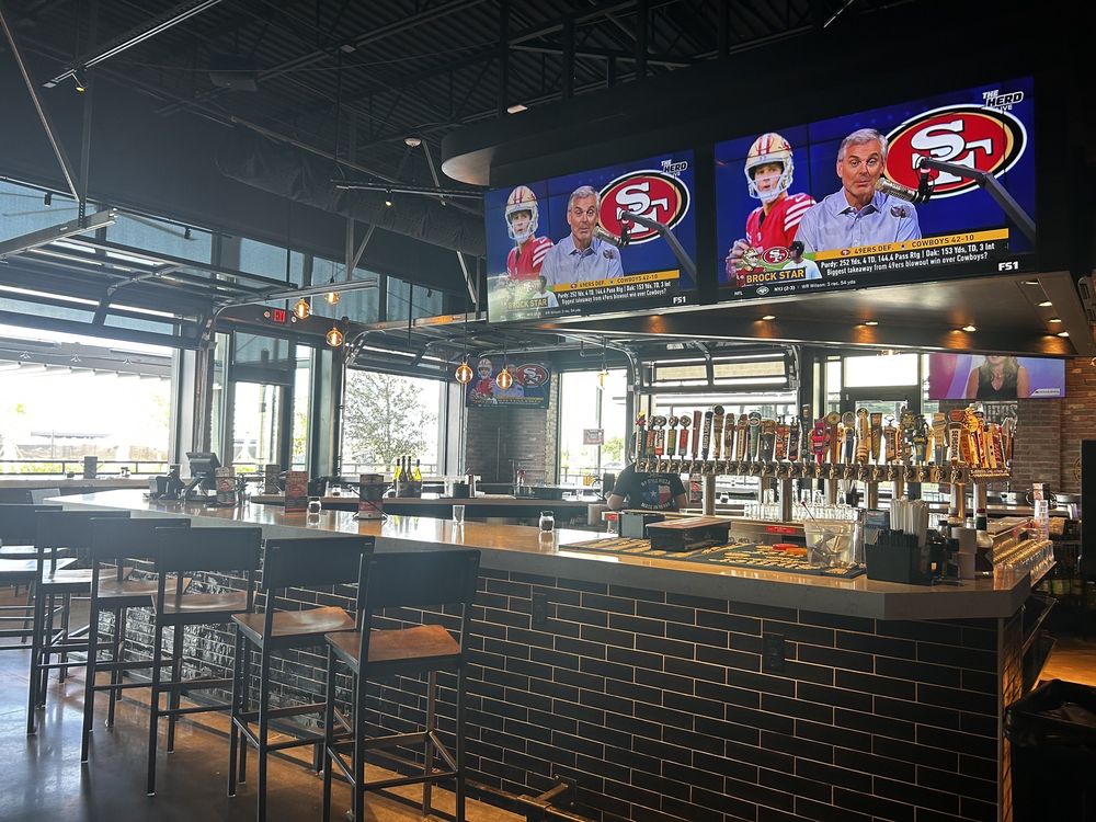 Parry's Pizzeria & Taphouse