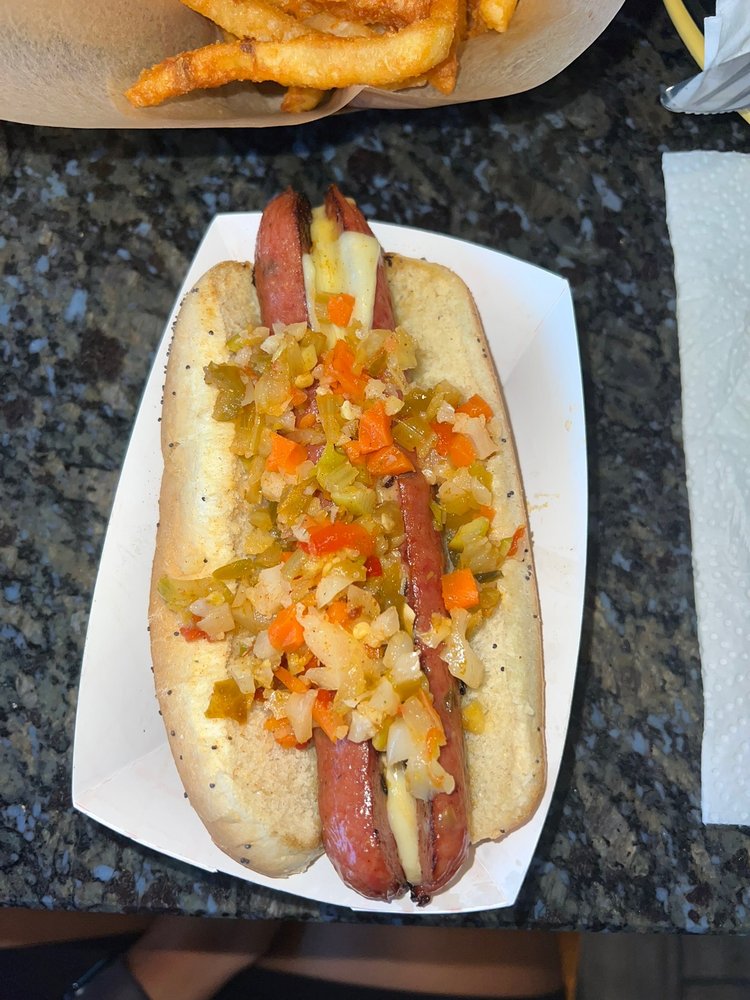 D’s Six Pack & Dogs