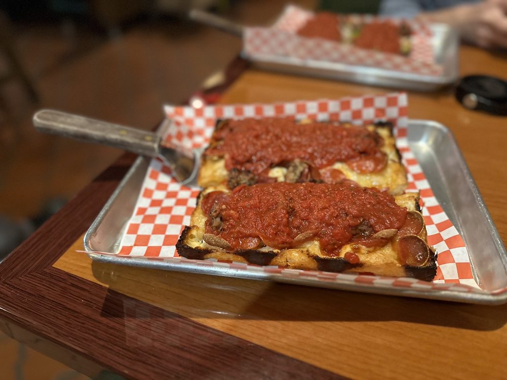 Benny’s Pizza Palace & Social Club