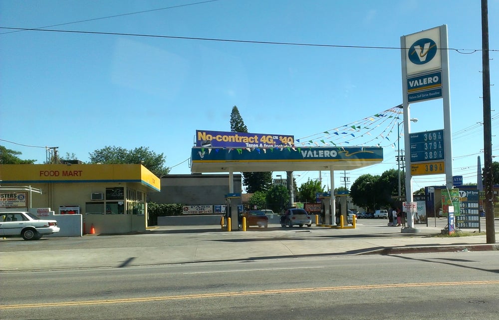 Victory Valero Gas Stations 13666 Victory Blvd, Valley Glen, Van