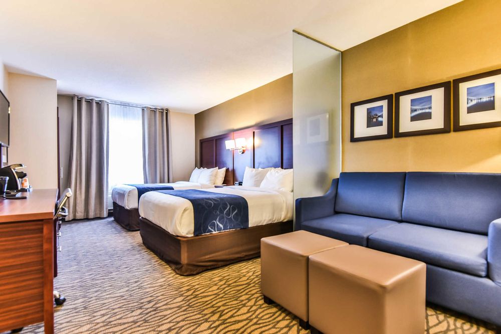 Comfort Suites Downtown