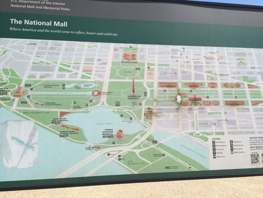 Smithsonian Metro Station - Mallside