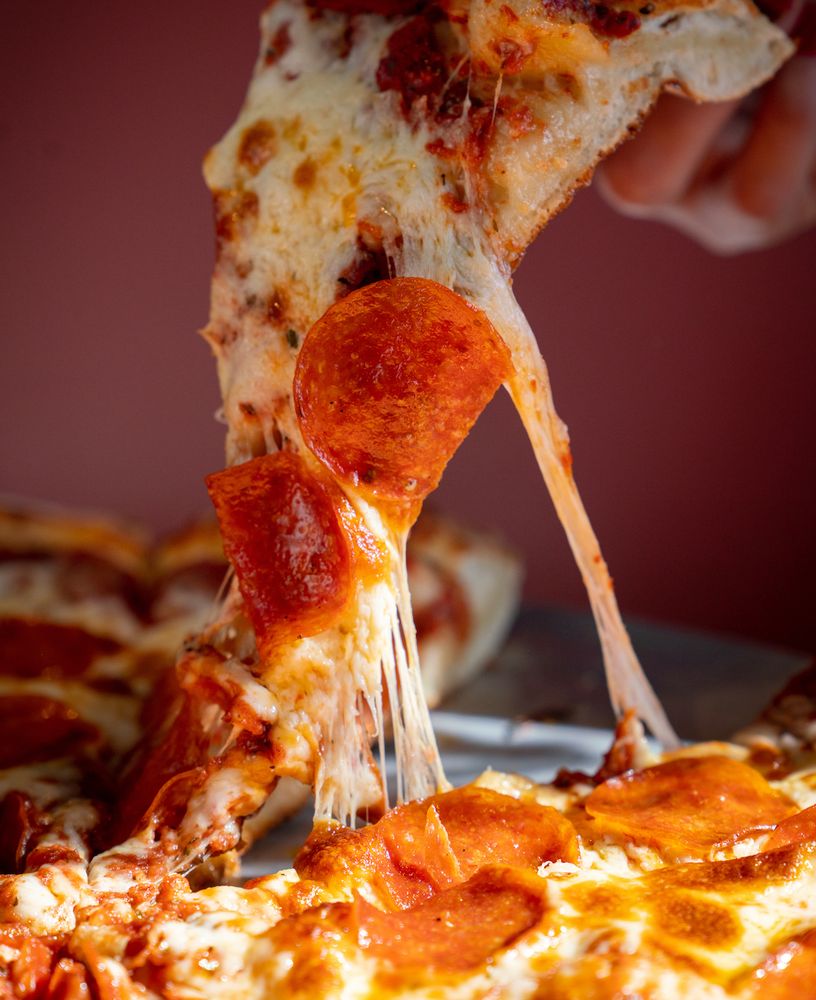 Oggi's Sports Brewhouse Pizza