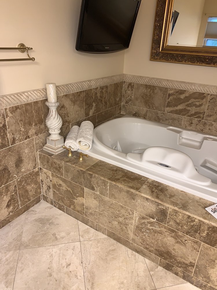 image of business Monavé Flooring & Design