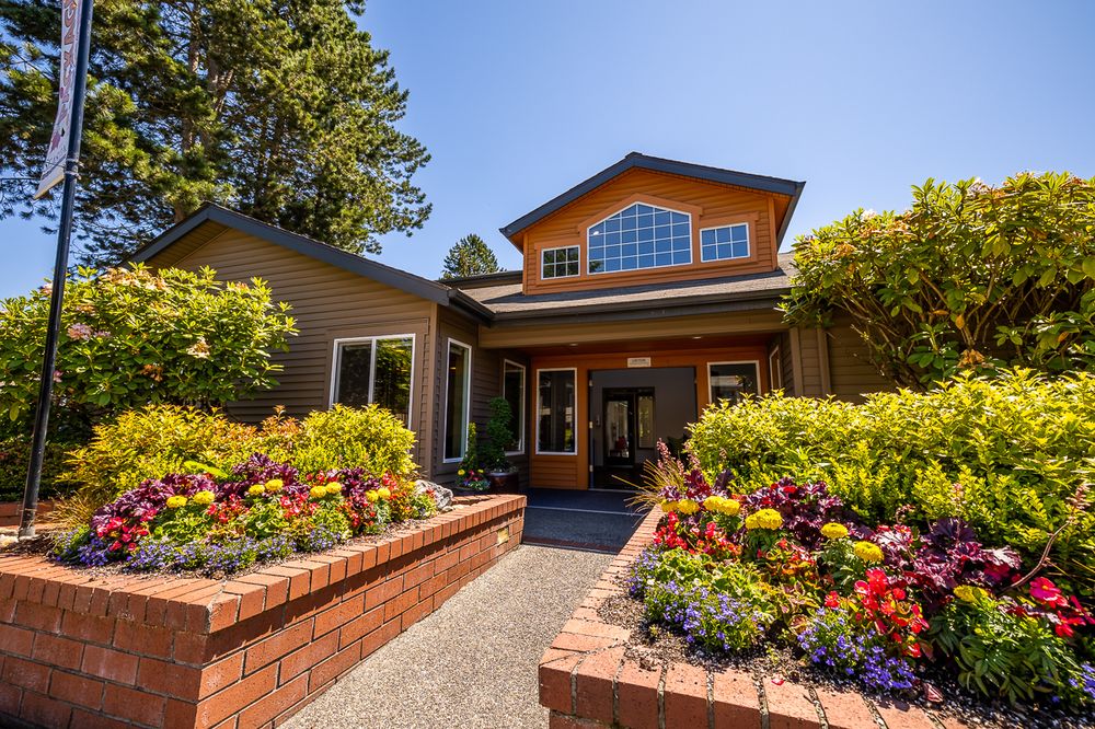 The Seasons Apartments