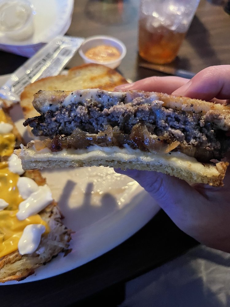 Outlaw Steakhouse & Saloon