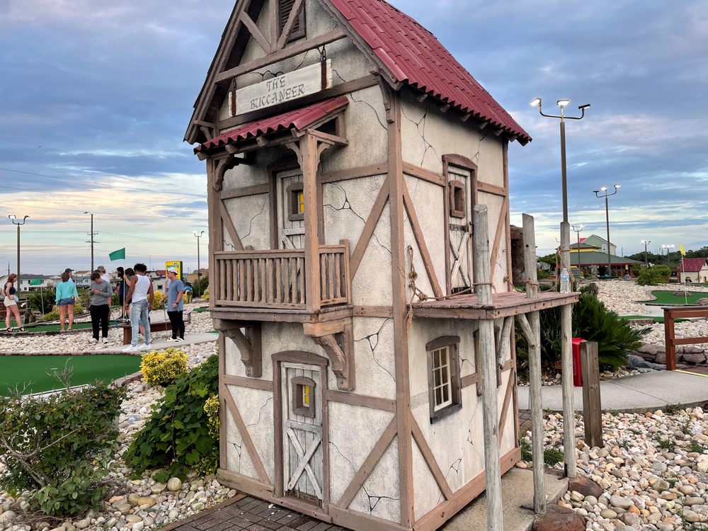 Paradise Golf & Arcade