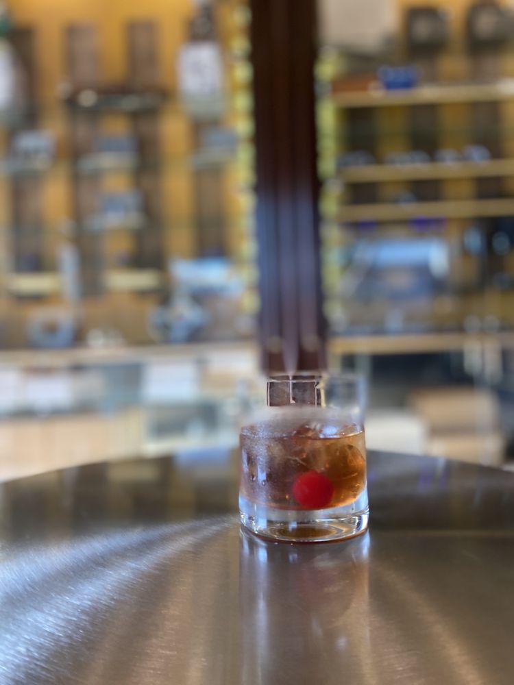 Cesar's Cigar and Spirits Lounge