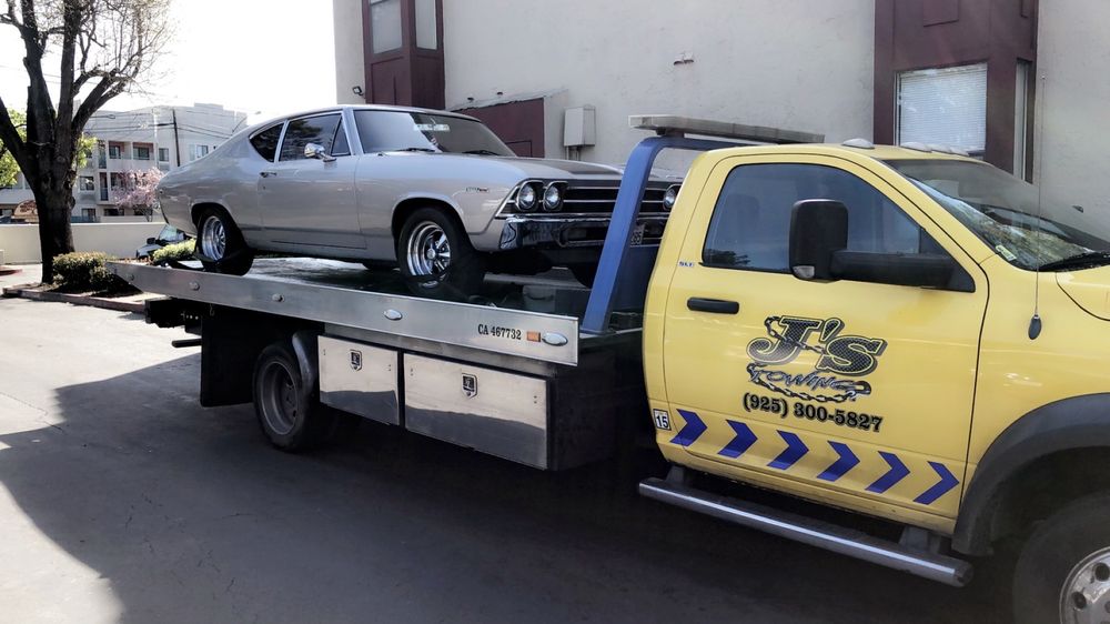 J's Towing