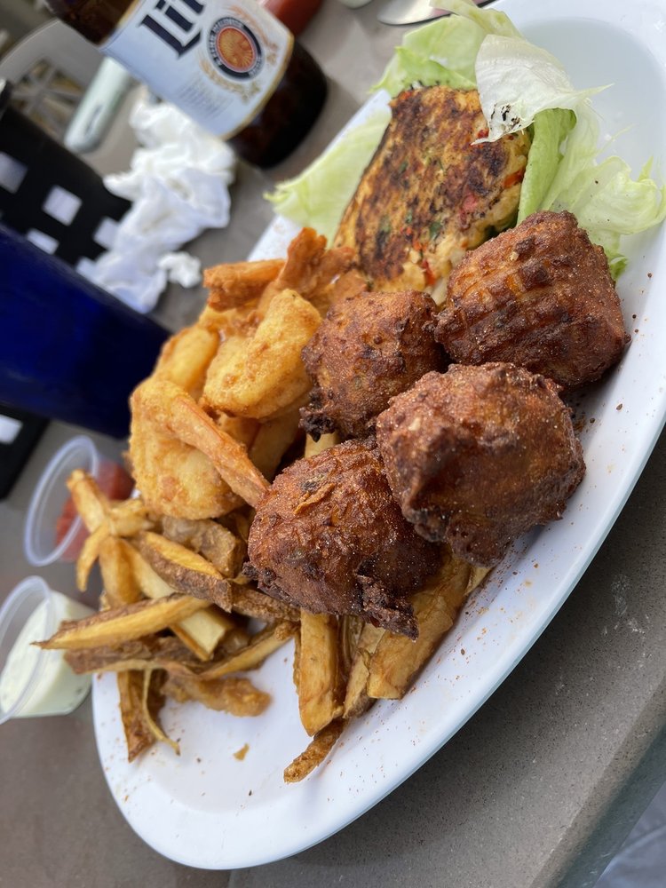 Crocadillos Bar and Grill