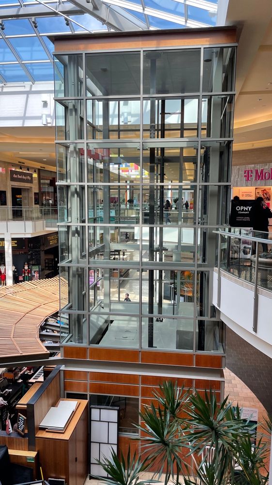 The Mall At Robinson