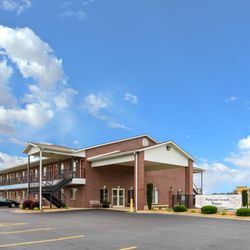Econo Lodge Inn Suites 18 Photos Hotels 120 North Rand Drive Photo Of Econo Lodge Inn Suites Searcy Ar United States