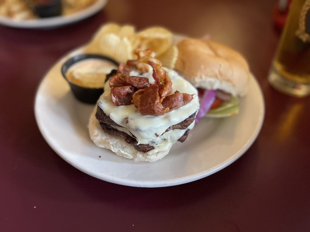 LT Evans Eatery & Drafthouse