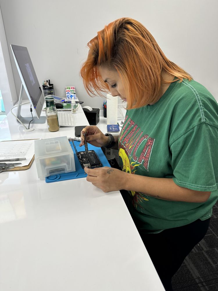 Phone Repair Bar