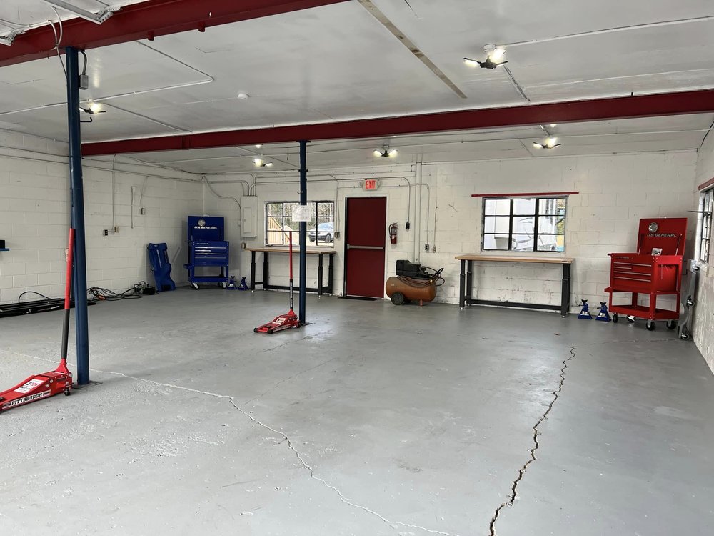 Do-It-Yourself Automotive Hobby Shop