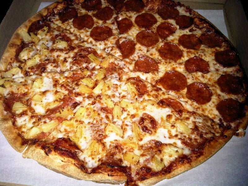 "Large Thin 'N Crispy Pepperoni & 1/2 Pineapple Pizza" Pizza Hut 6