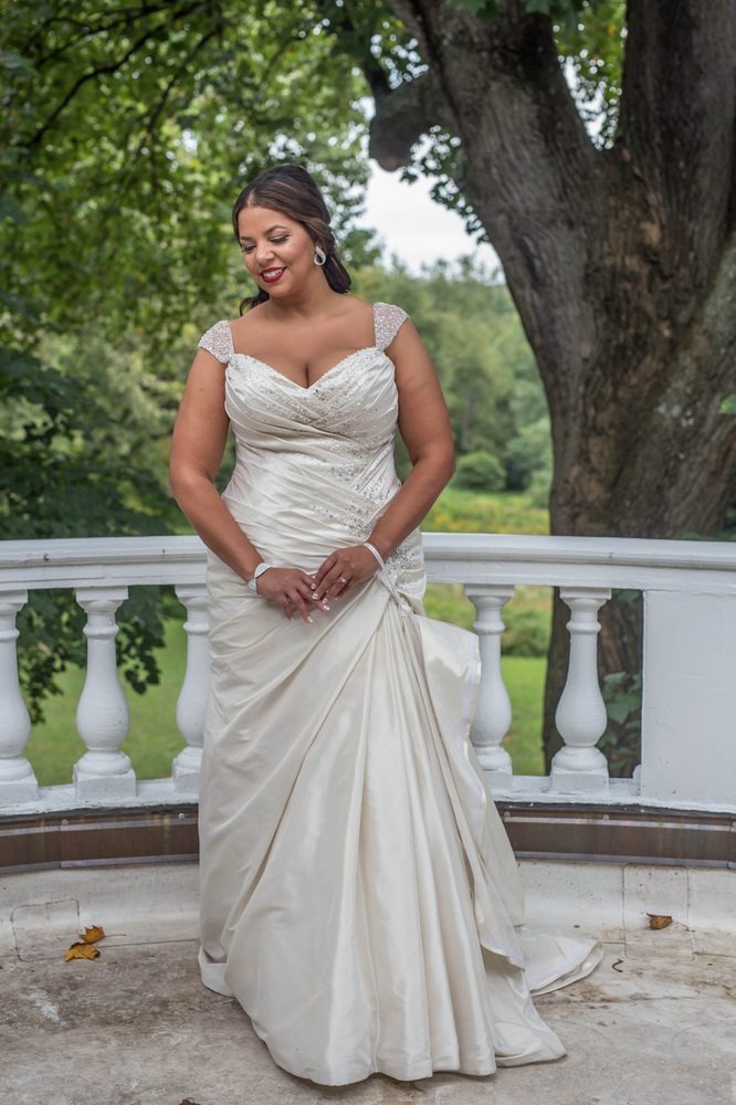 I Do I Do Wedding Gowns